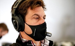 Mercedes, la risposta di Wolff ad Horner: 