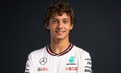 Mercedes, le prime parole di Kimi Antonelli: «Sono pronto. Ringrazio il team per la fiducia»