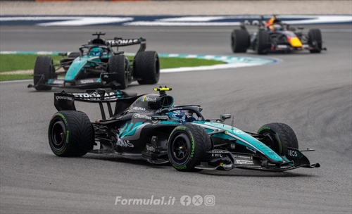 Mercedes nel dubbio: prove comparative a Singapore sulla W17?