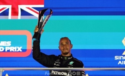 Mercedes, perché Hamilton ha festeggiato il podio da solo? - Mercedes, perché Hamilton ha festeggiato il podio da solo?