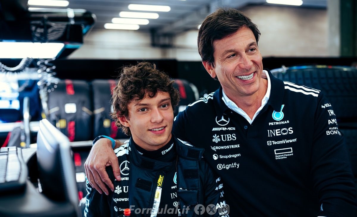 Mercedes punta su Antonelli: «Nel 2026 vedremo il vero Kimi»