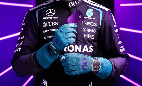 Mercedes rafforza il proprio ecosistema: partnership pluriennale con Nu dal 2026