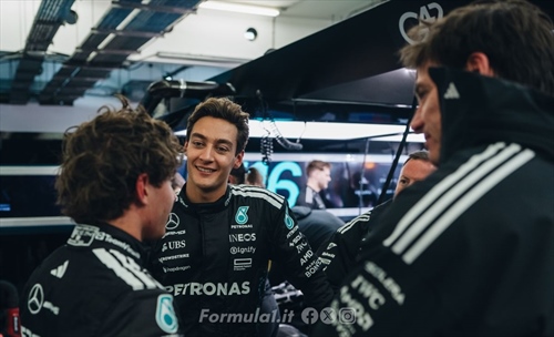 Mercedes - Russell al top, Antonelli stupisce. Wolff coccola i piloti prima della Cina