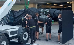 Mercedes, Russell nel muro a 320 km/h: il motivo dell'incidente ai test di Abu Dhabi