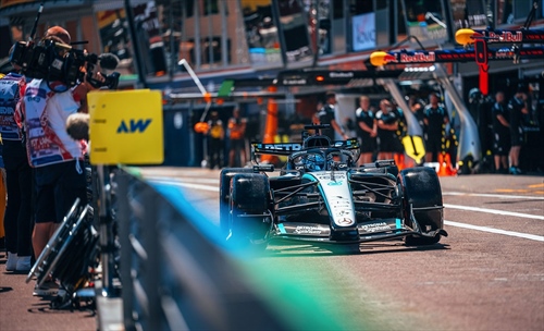 Mercedes sacrifica Russell e corre in soccorso della FIA 
