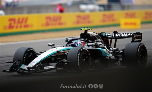 Mercedes spinge, i clienti arrancano. Il carburante tra i principali motivi del ritardo