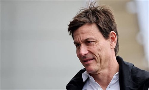 Mercedes, Toto Wolff cede quote del team. La valutazione è record: la cifra - Mercedes, Toto Wolff cede quote del team. La valutazione è record: la cifra