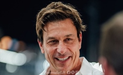 Mercedes, Toto Wolff: «Non è semplice immaginare Lewis con una tuta rossa, su Kimi...» - Mercedes, Toto Wolff: «Non è semplice immaginare Lewis con una tuta rossa, su Kimi...»