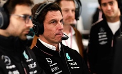 Mercedes vs Ferrari, Wolff scherza: «Questa volta ci sarà un direttore competente» - Mercedes vs Ferrari, Wolff scherza: «Questa volta ci sarà un direttore competente»