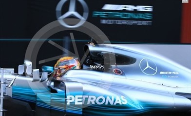 MERCEDES W08: Provata una pinna dorsale chiusa - MERCEDES W08: Provata una pinna dorsale chiusa