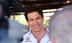Mercedes, Wolff: «Abbiamo fatto progressi, ora abbiamo bisogno di tracorrere del tempo in pista»