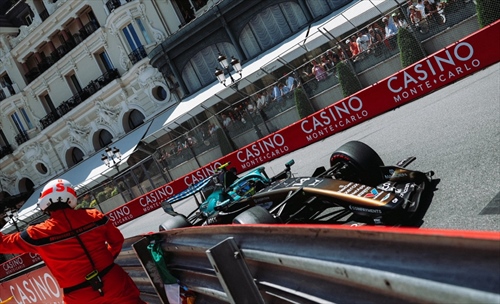 Monaco punisce Aston Martin: Stroll si ritira, Alonso resiste e conquista un punto - Monaco punisce Aston Martin: Stroll si ritira, Alonso resiste e conquista un punto