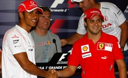 Mondiale 2008, il clamoroso scenario: Massa e Hamilton potrebbero condividere il titolo - Mondiale 2008, il clamoroso scenario: Massa e Hamilton potrebbero condividere il titolo