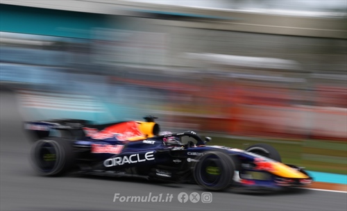 Montoya svela il vero segreto di Verstappen: la distanza che gli altri non osano - Montoya svela il vero segreto di Verstappen: la distanza che gli altri non osano