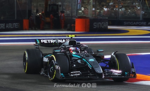 Nella notte di Singapore si riaccende la Mercedes: Russell in pole, Antonelli quarto - Nella notte di Singapore si riaccende la Mercedes: Russell in pole, Antonelli quarto