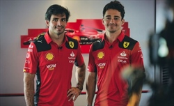 Sainz: «Con Leclerc e Vasseur buon rapporto, vi dico la mia sulle gerarchie». E bacchetta stampa e tifosi... - «Nessuna gerarchia, la Ferrari prima di tutto». Parla Carlos Sainz
