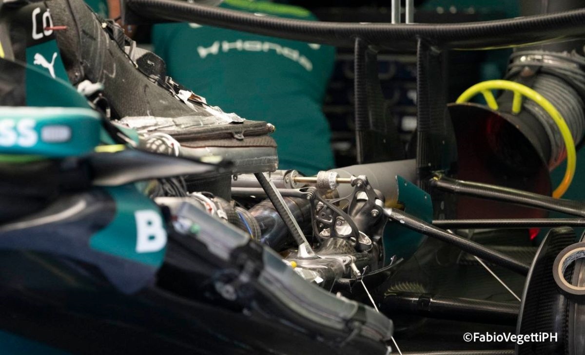 Aston Martin, AMR26, sospensione