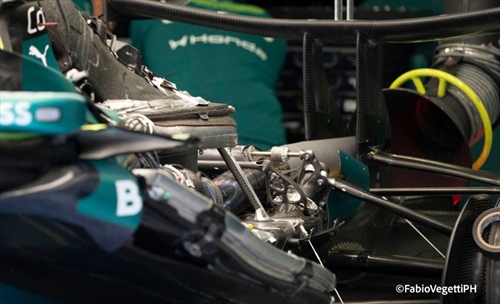 Newey a nudo, le foto dei cinematismi interni della sospensione posteriore. E non solo - Newey a nudo, le foto dei cinematismi interni della sospensione posteriore e della PU