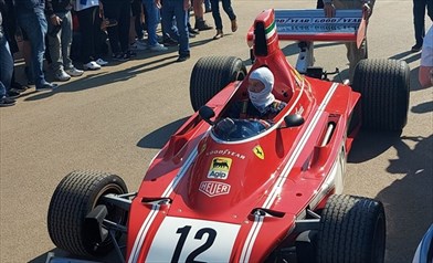 Newey, futuro incerto. Ma a Goodwood guida una Ferrari: «È speciale»