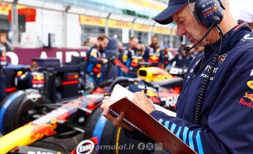 Newey svela i vantaggi del suo quaderno rosso: «