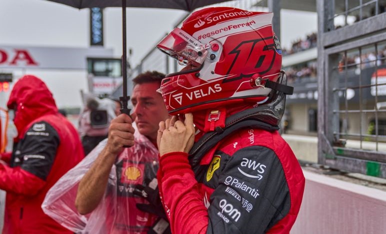 Non solo penalità, Leclerc scredita Binotto anche sulle performance: «Gare più lunghe di 5 giri»