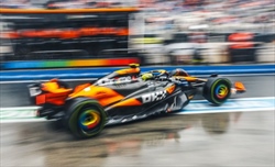 Norris affonda Verstappen al GP d'Olanda. Sainz e Hamilton fuori in Q2