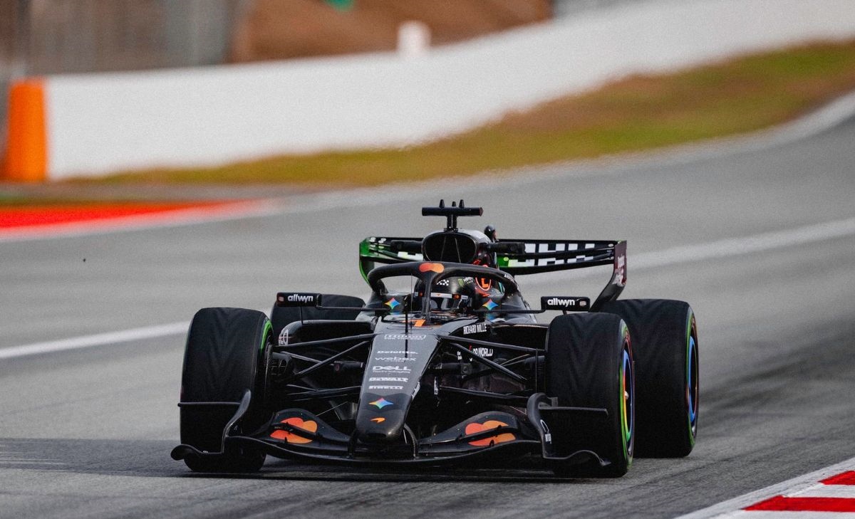 Norris debutta da campione del mondo: la MCL40 prende vita a Barcellona