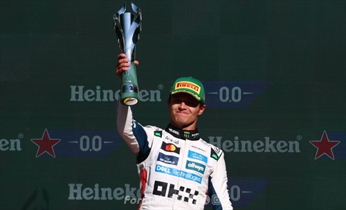 Norris domina il GP del Messico e ruba il trono a Piastri: la sua reazione
