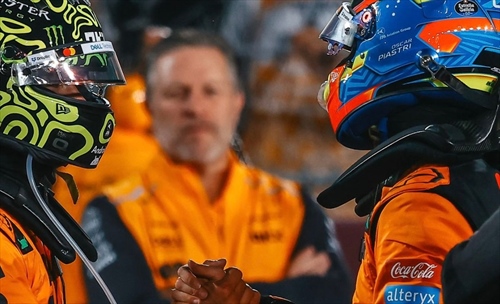 Norris e Piastri inseguono il titolo: McLaren punta tutto sul Qatar