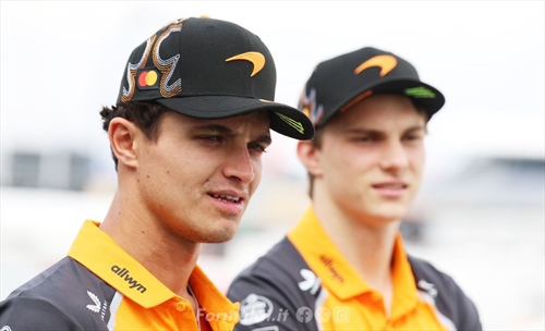 «Norris favorito»: il post sospetto di Piastri accende la tensione in McLaren - «Norris favorito»: il post sospetto di Piastri accende la tensione in McLaren