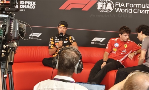 Norris festeggia la McLaren, ma lo champagne resta lontano