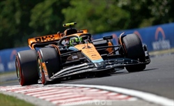 Norris su Hamilton: «Lo ammiro da quando ero piccolo, è una figata correre contro uno dei migliori» - Norris parla di Hamilton: «È fantastico che continui ancora, è un piacere gareggiare contro di lui»