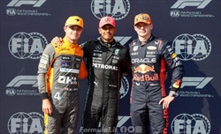 Norris su Hamilton: «Lo ammiro da quando ero piccolo, è una figata correre contro uno dei migliori» - Norris parla di Hamilton: «È fantastico che continui ancora, è un piacere gareggiare contro di lui»