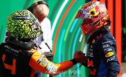 Norris sentenzia: «Con Max siamo amici ma quando indosso il casco odio tutti.» - Norris sentenzia: «Con Max siamo amici ma quando indosso il casco odio tutti.»
