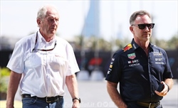 Nuove ipotesi sul futuro di Vettel: lo rivedremo presto nel paddock? - Nuove ipotesi sul futuro di Vettel: potremmo rivederlo presto nel paddock?