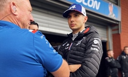 Ocon: «Io ed Hamilton gli unici a competere con Alonso». La risposta del campione del mondo