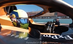 ONBOARD - Un giro a Barcellona con Lando Norris e la McLaren MCL36