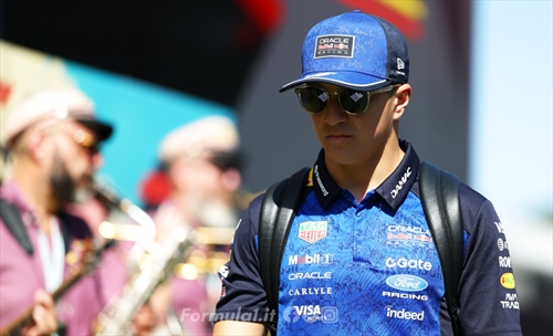 Partenze difficili per Red Bull, Hadjar chiarisce: «Non è un errore umano»