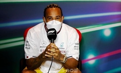 Passi avanti in Mercedes: vettura più bilanciata e maggiore grip danno morale al team - Passi avanti in Mercedes: vettura più bilanciata e il maggiore grip danno morale al team