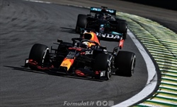 Perchè la vittoria in Qatar di Hamilton ha riaperto il mondiale - Perchè la vittoria in Qatar di Hamilton ha riaperto il mondiale