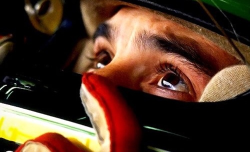 Perchè Senna corre ancora