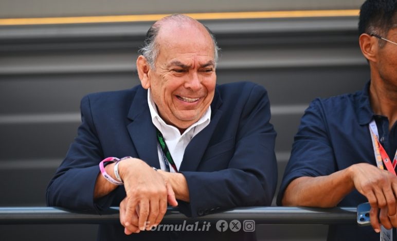 Perez sr. e il commento omofobo su Schumacher: «Non è che era innamorato di mio figlio?» Perez sr. e il commento omofobo su Schumacher: «Non è che era innamorato di mio figlio?»