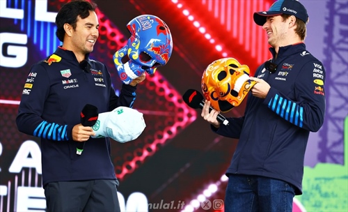 Perez-Verstappen: i padri riaccendono la polemica sulla parità in Red Bull