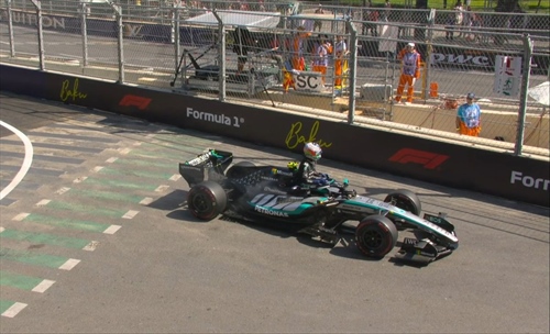 Problemi per Antonelli a Baku: la sua Mercedes si ferma nelle FP1