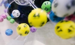Giocare al Lotto online vs scommettere sulla F1: che è più popolare in Italia