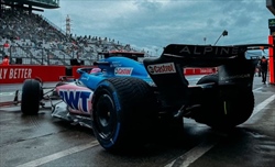 Prove Libere 1 GP Giappone 2022: Alonso svetta sul bagnato. Binotto e Wolff seguono da casa