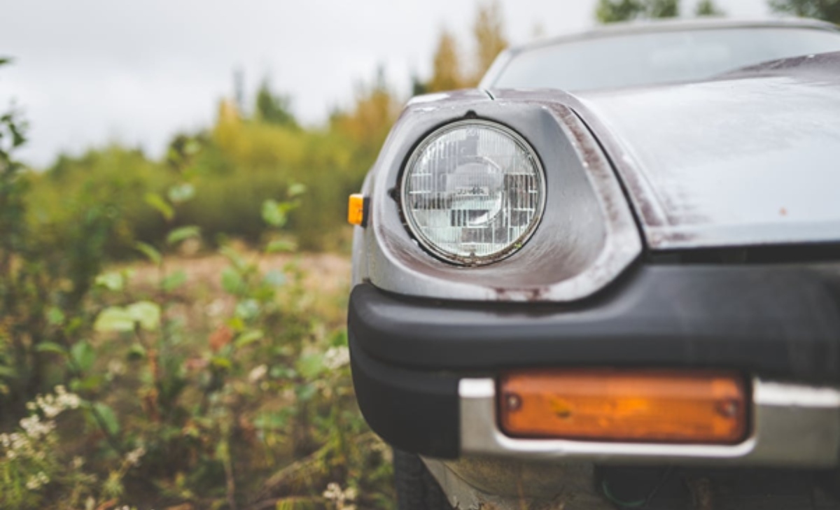 Quali ricambi per i fari anteriori dell'auto scegliere: usati o nuovi?