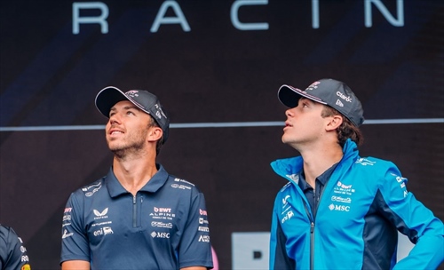 Qualifiche difficili per Gasly e Colapinto: errori causati dal vento - Qualifiche difficili per Gasly e Colapinto: il vento rovina i piani del team