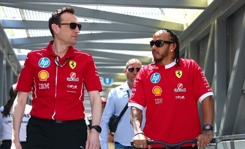 Quando l’ingegnere non ti capisce: il vero problema di Hamilton in Ferrari - Quando l’ingegnere non ti capisce: il vero problema di Hamilton in Ferrari