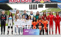Quando vedremo una pilota donna in Formula 1? La risposta di Clear è eloquente